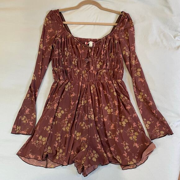 Urban Outfitters Grunge Croquette Long Sleeve Romper Size L - Picture 1 of 9
